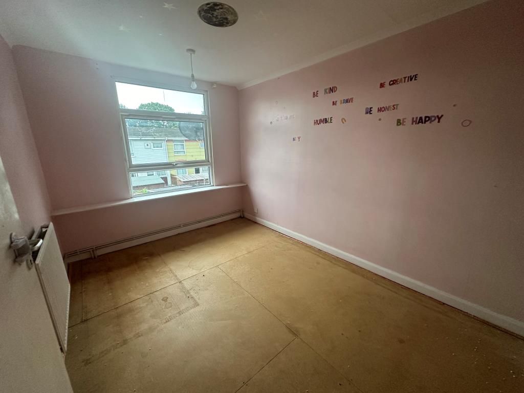 Lot: 137 - HOUSE IN NEED OF IMPROVEMENT - Bedroom two